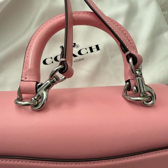 COACH Sammy 21 in glove tanned leather. - Picture 4 of 16